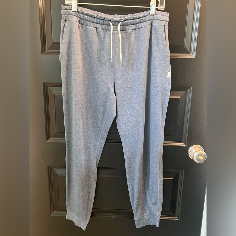 Vuori Performance women’s joggers.